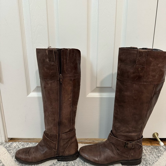 Knee high boot - Picture 5 of 7